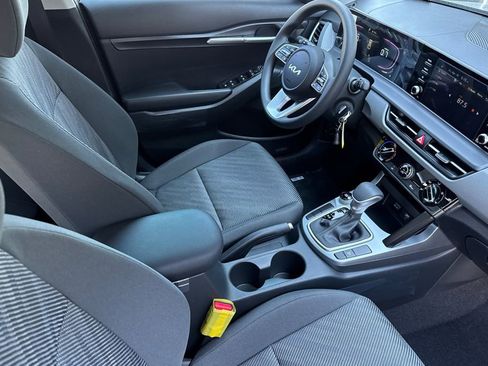 New 2026 Kia Seltos LX FWD image 16