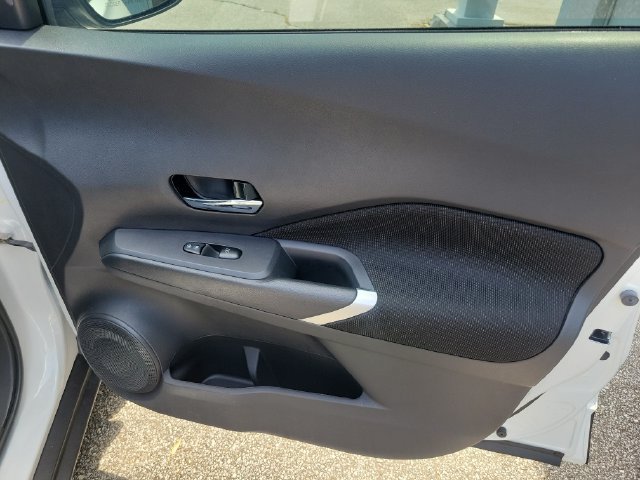 Used 2024 Nissan Kicks SV FWD image 28