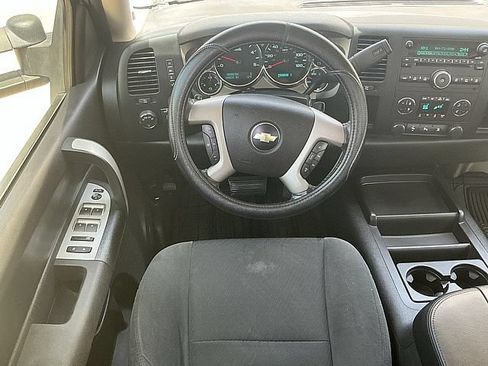 Used 2009 Chevrolet Silverado 2500 LT w/ Exterior Plus Package RWD image 14