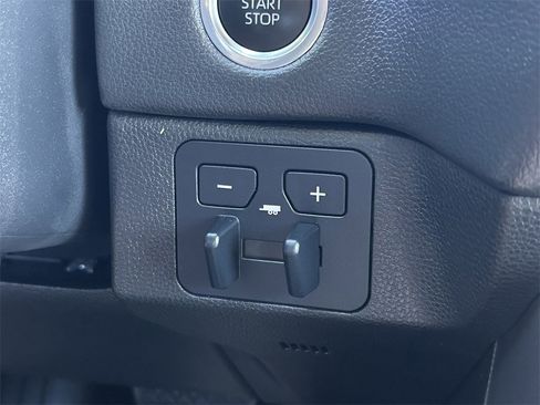 Used 2023 Toyota Tundra Limited image 32