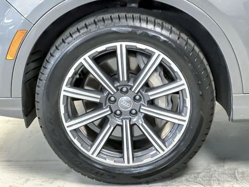 Used 2017 Audi Q7 3.0T Prestige image 26