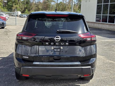Used 2024 Nissan Rogue S image 4
