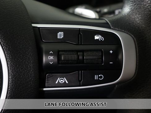 Used 2023 Kia Sportage LX image 3