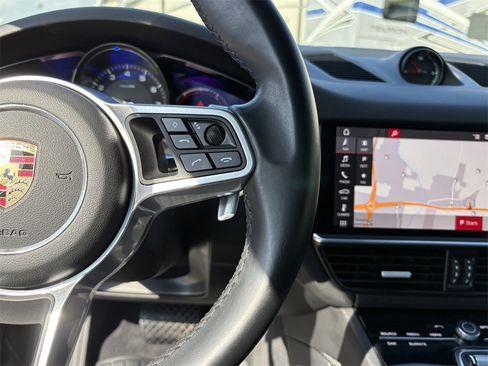 Used 2021 Porsche Cayenne image 17