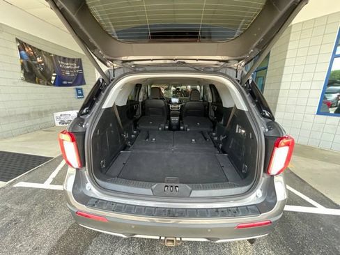 Used 2022 Ford Explorer XLT w/ Equipment Group 202A AWD/4WD image 60
