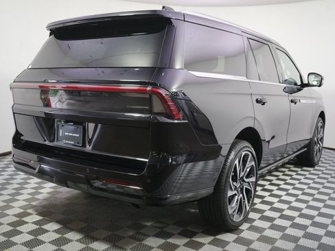 New 2026 Lincoln Navigator Reserve AWD/4WD image 6