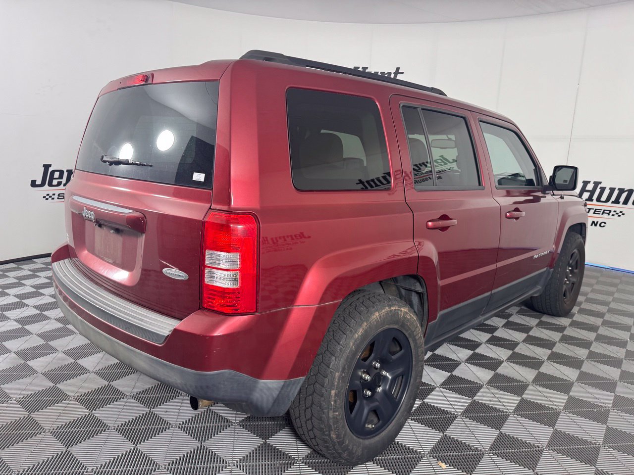 Used 2016 Jeep Patriot Latitude FWD image 7