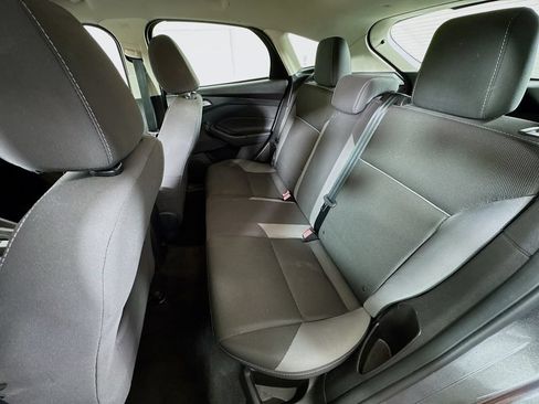Used 2014 Ford Focus SE FWD image 20