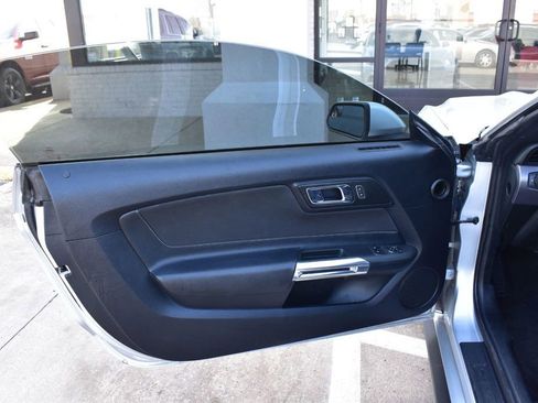 Used 2016 Ford Mustang Coupe RWD image 39