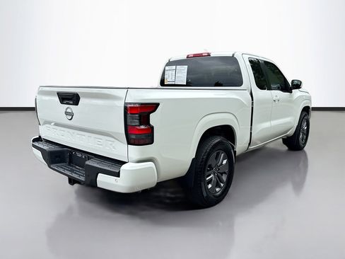 Used 2025 Nissan Frontier SV w/ Tow Package RWD image 7