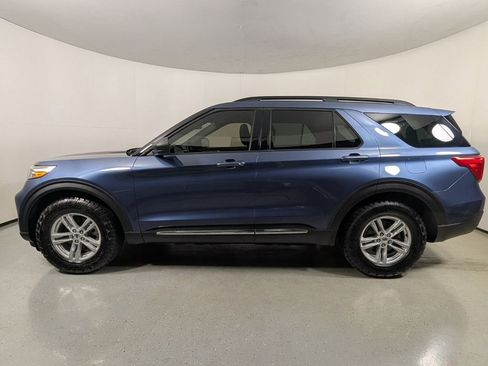 Used 2020 Ford Explorer XLT image 4