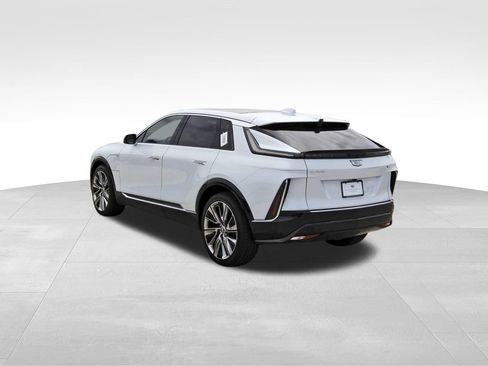 New 2027 Cadillac Lyriq Signature Luxury w/ Nappa Leather Package AWD/4WD image 3