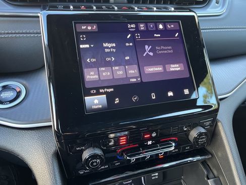 New 2025 Jeep Grand Cherokee L Altitude image 16