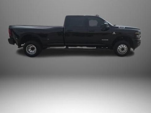 Used 2026 RAM 3500 Big Horn AWD/4WD image 3