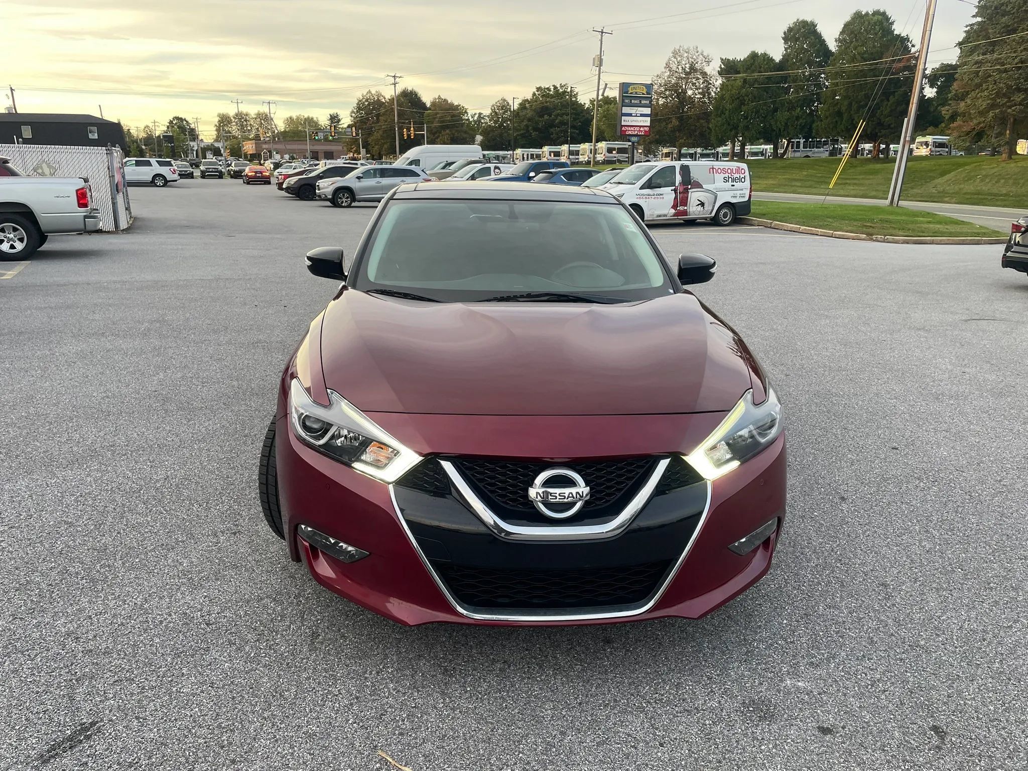 Used 2018 Nissan Maxima 3.5 SL w/ Interior Lighting Package FWD image 3