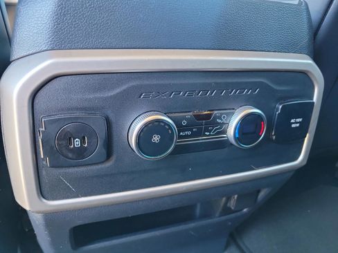 Used 2024 Ford Expedition Max XLT image 15