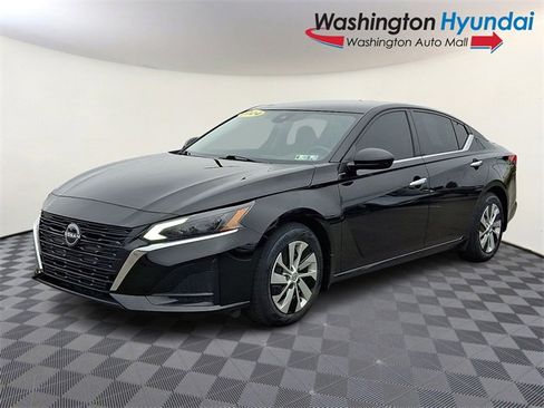 Used 2024 Nissan Altima 2.5 S image 3