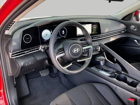 Used 2024 Hyundai Elantra SEL w/ Convenience Package FWD image 17
