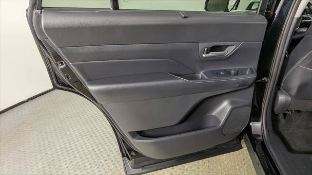 Used 2025 Toyota Grand Highlander AWD image 16