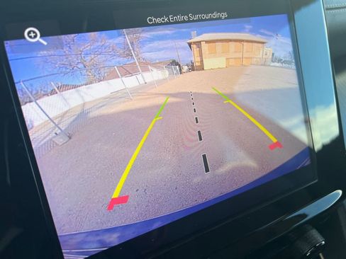 Used 2023 Jeep Grand Cherokee Laredo image 23