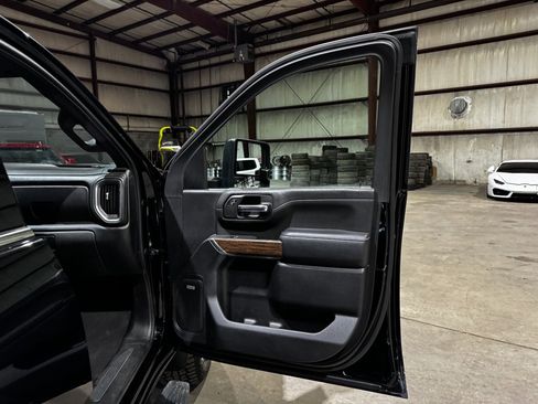 Used 2020 Chevrolet Silverado 2500 High Country w/ Technology Package image 22