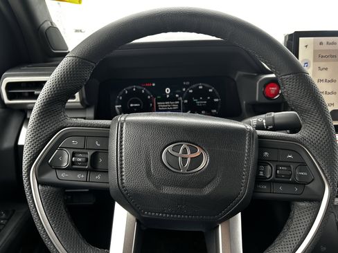 Used 2025 Toyota Tacoma TRD Off-Road w/ TRD Off Road Premium Package image 17