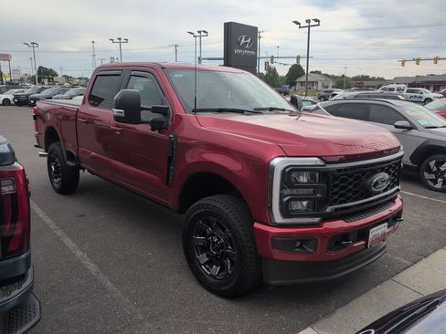 Used 2024 Ford F250 XLT w/ XLT Premium Package AWD/4WD image 2