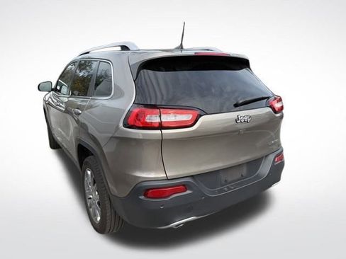 Used 2018 Jeep Cherokee Limited image 7