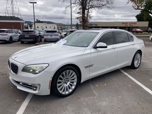 Used 2013 BMW 750Li image 10