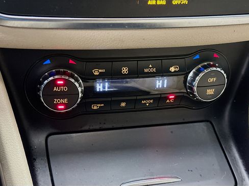 Used 2016 Mercedes-Benz GLA 250 4MATIC image 23