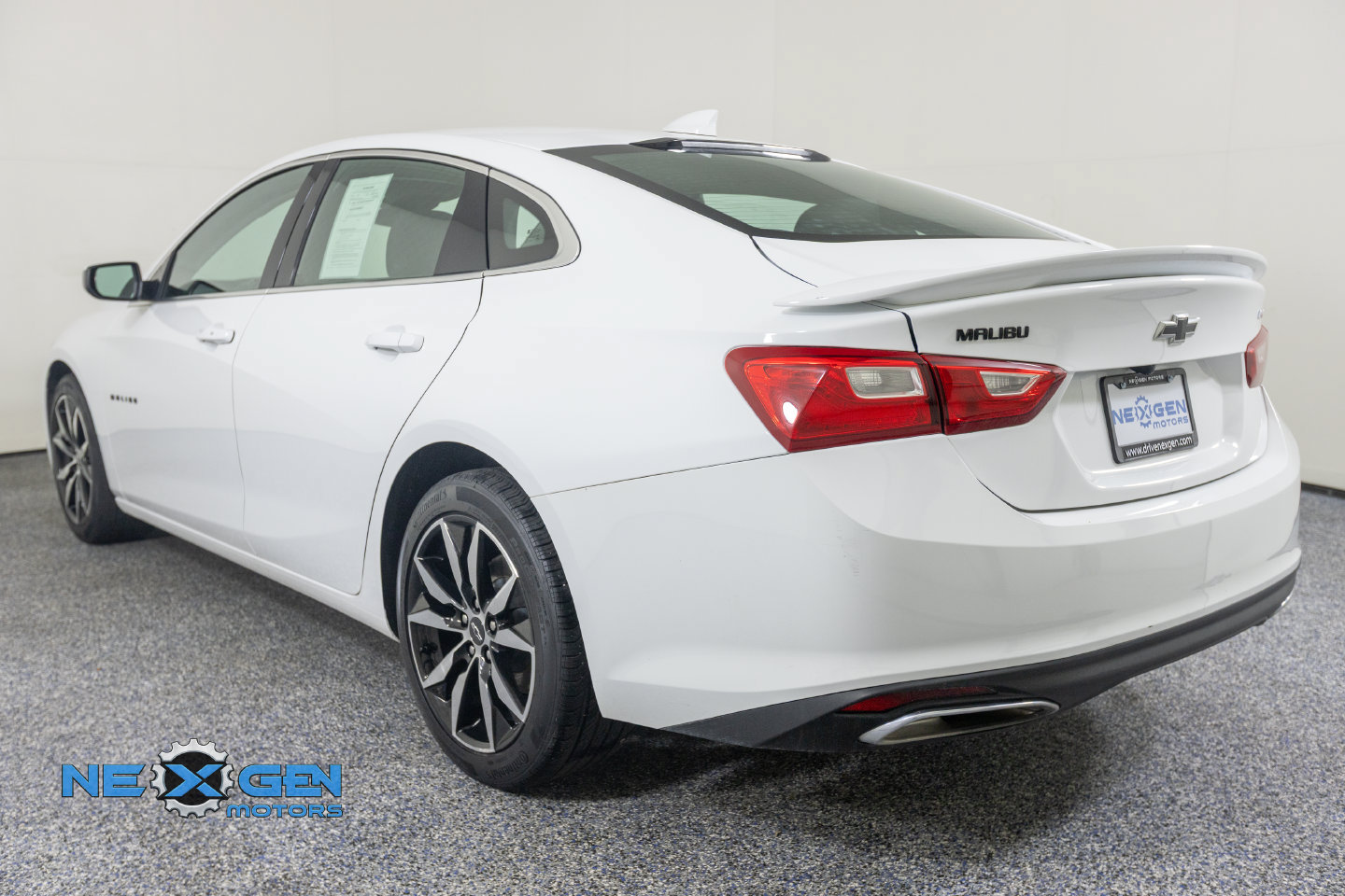 Used 2023 Chevrolet Malibu RS FWD image 28
