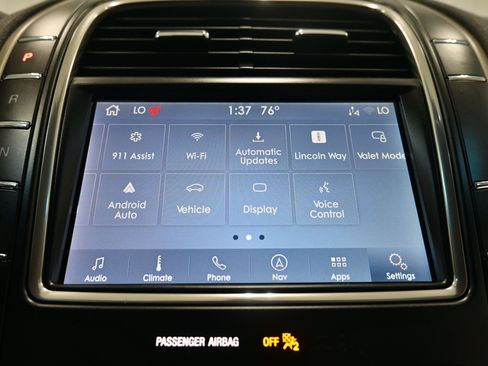 Used 2019 Lincoln Nautilus Select AWD/4WD image 19