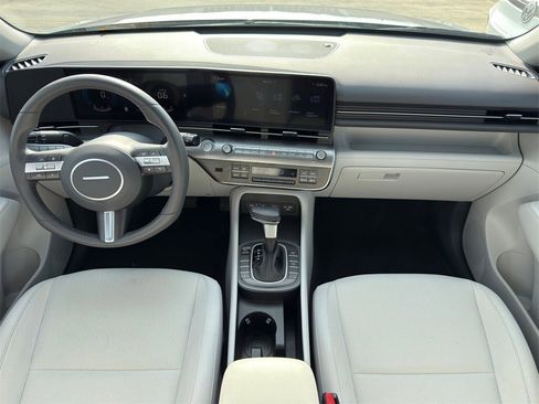 Used 2025 Hyundai Kona SEL image 32