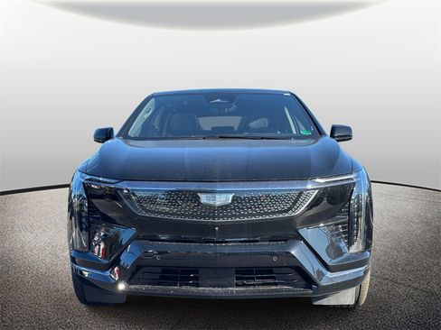 New 2025 Cadillac Optiq Sport 2 w/ LPO, ONYX Package image 6
