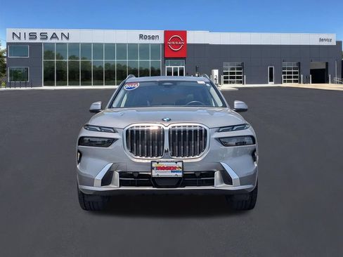Used 2025 BMW X7 xDrive40i w/ Premium Package AWD/4WD image 8