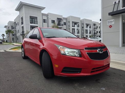 Used 2014 Chevrolet Cruze LS FWD image 3