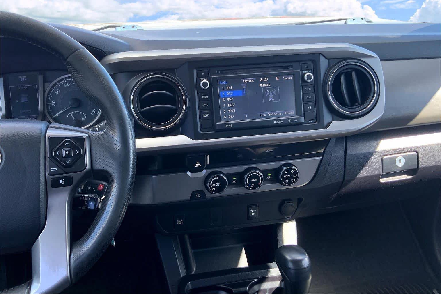 Used 2016 Toyota Tacoma SR5 RWD image 15