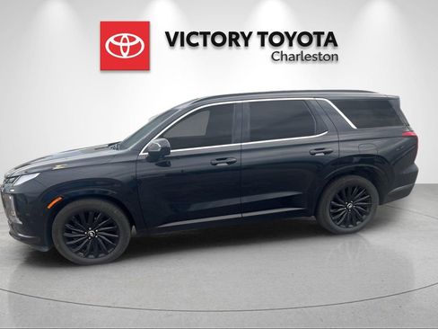 Used 2024 Hyundai Palisade Calligraphy image 2