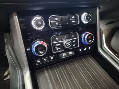 Used 2024 GMC Yukon Denali AWD/4WD image 23