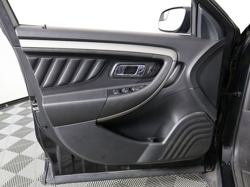 Used 2015 Ford Taurus SEL image 12