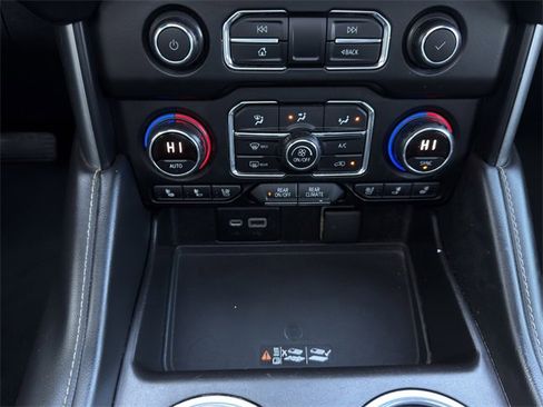 Used 2021 Chevrolet Tahoe Premier w/ Premium Package image 20