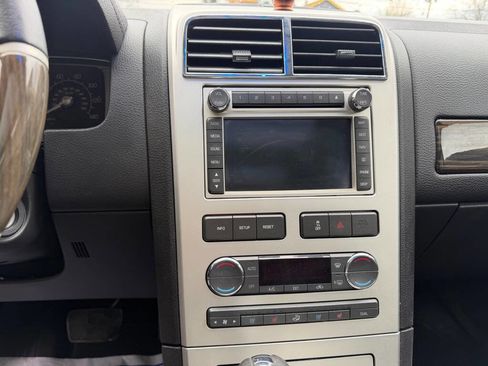 Used 2009 Lincoln MKX AWD image 15