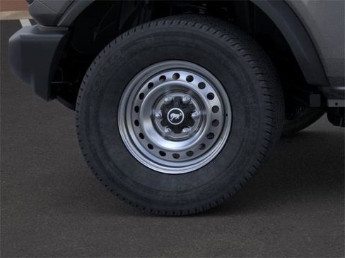 New 2025 Ford Bronco Base image 21