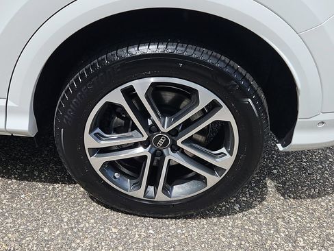Certified 2025 Audi Q5 Premium w/ Convenience Package AWD/4WD image 8