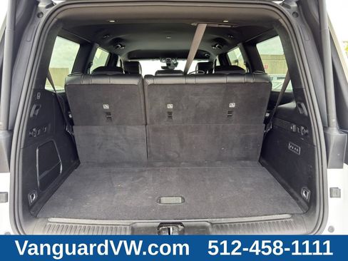 Used 2024 Jeep Wagoneer Series II w/ Flexible Seating Group RWD image 12