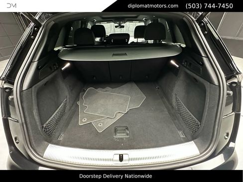 Used 2022 Audi SQ5 Premium Plus w/ Premium Plus Package image 48