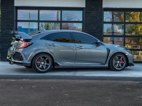 Used 2019 Honda Civic Type R image 7