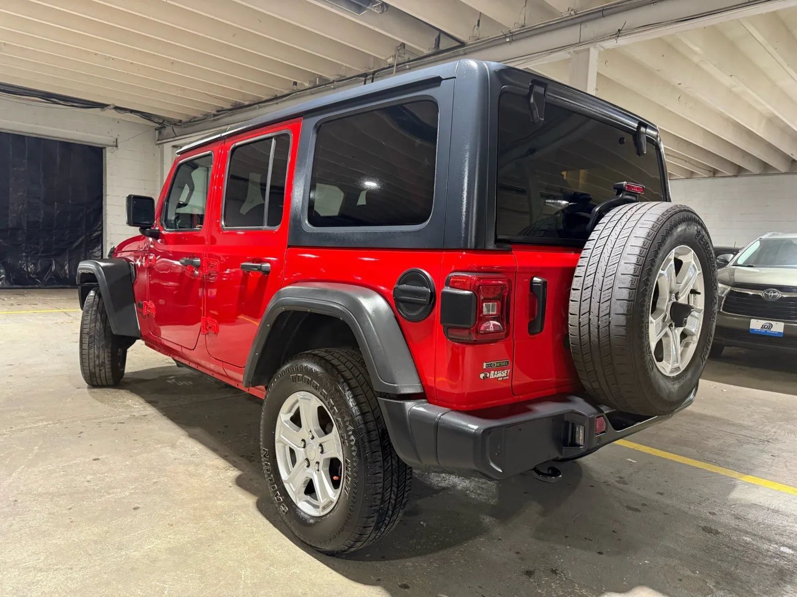 Used 2021 Jeep Wrangler Unlimited Sport AWD/4WD image 3