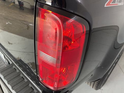 Used 2018 Chevrolet Colorado Z71 AWD/4WD image 37