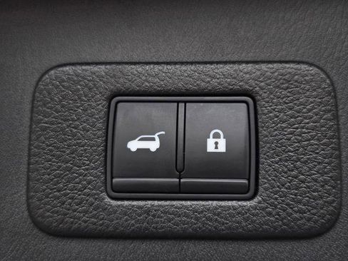 Certified 2022 Nissan Armada Platinum RWD image 12